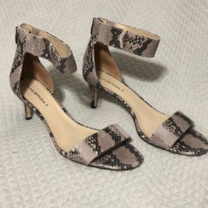 Women’s Via Spiga Snakeskin Heels Size 11